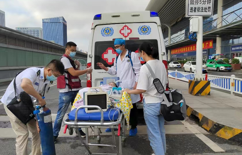 鹤壁救护车出租公司